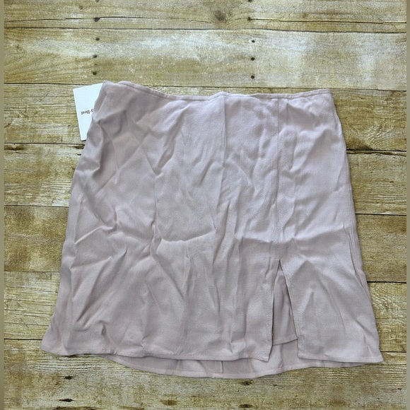 Sunday Best Dresses & Skirts - NWT Sunday Best Aritzia Tatiana Skirt in Damask Pink